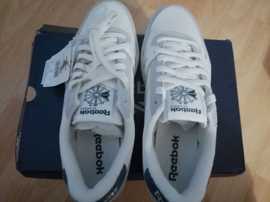 Adidasi Reebok nr 43 albi noi