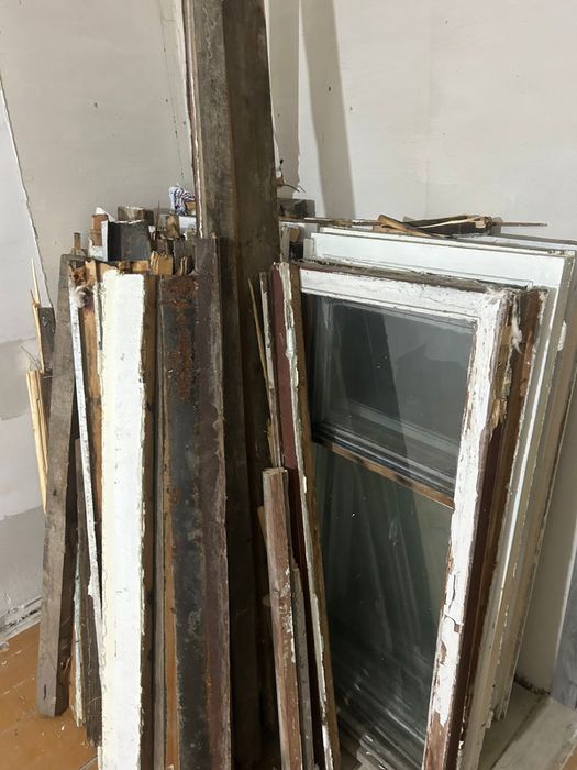 Окна , дрова отдадим бесплатно