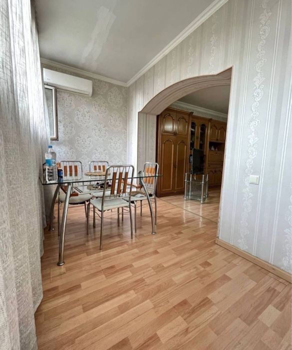 4/2/4 77 серия, Буз, бывшая светлана , Буюк ипак