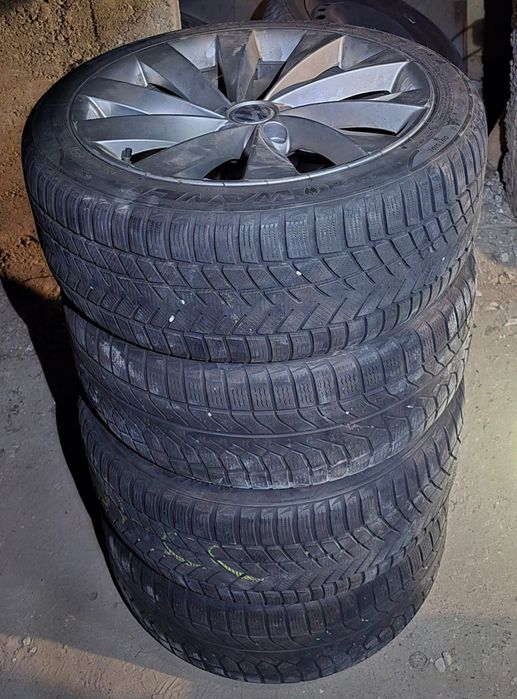 Vând jante de aluminiu cu anvelope de iarnă pentru VW Passat CC