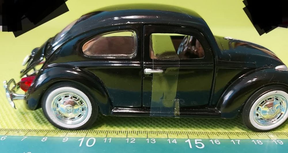 Метална количка Volkswagen Beetle. Цена: 40лв.