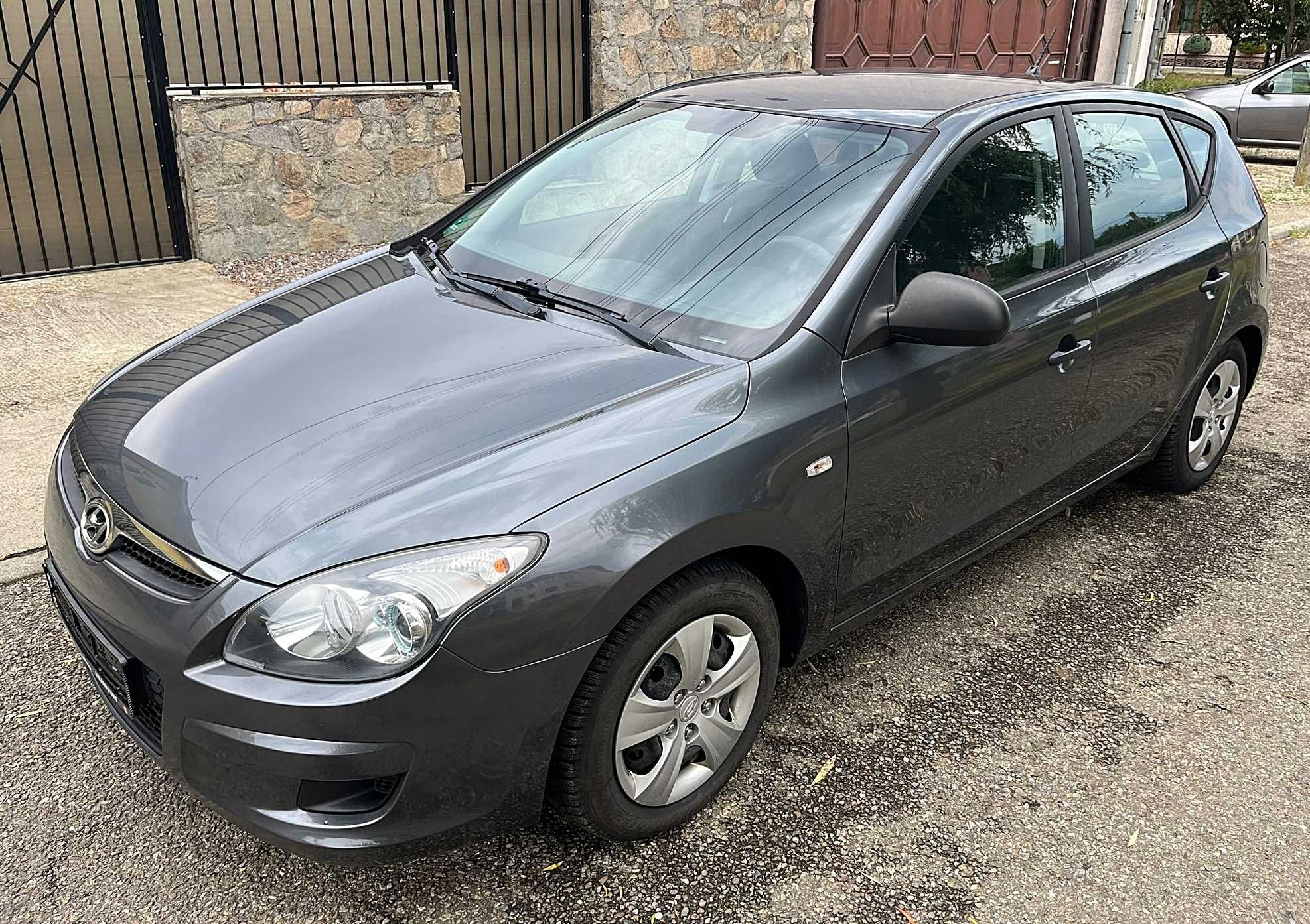 HYUNDAI i30 1.4 MPI Simplu 109 CP 04/2009 Adus acum, Clima functionala