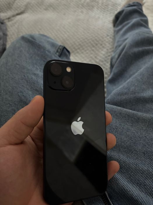 Продам айфон 13.