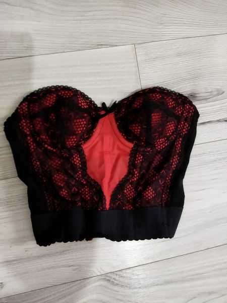 Corset bustiera veche in stare foarte buna,mărimea XS-S din dantela