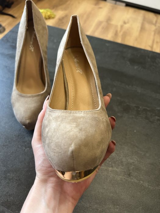 Pantofi cu toc inalt marimea 39