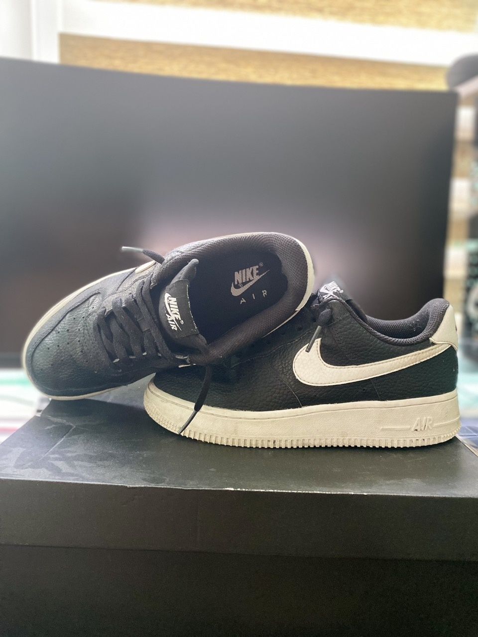 Air force 1 black and white