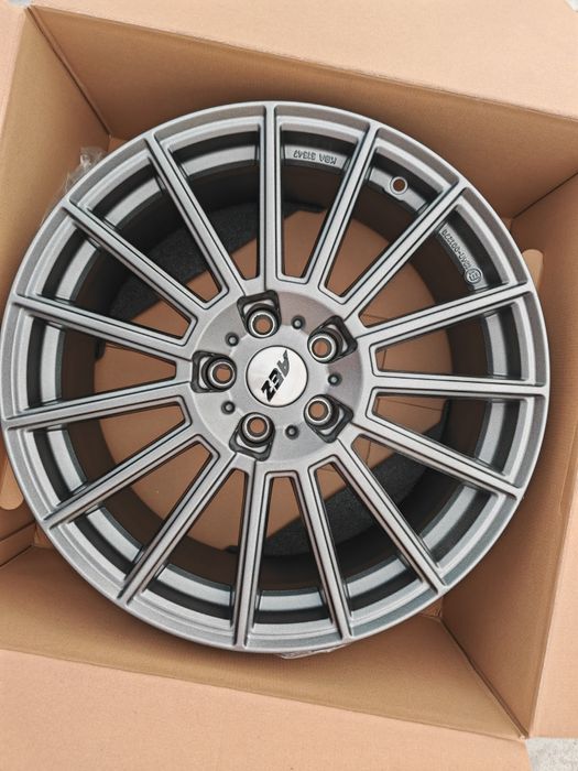 Vand jante de aliaj pe 19 pentru Tesla marca AEZ