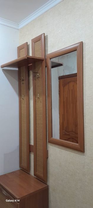 Прихожая с зерколом