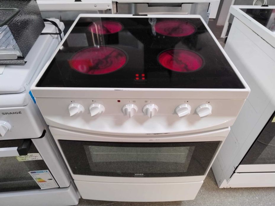 Готварска печка с керамични котлони Electrolux voss