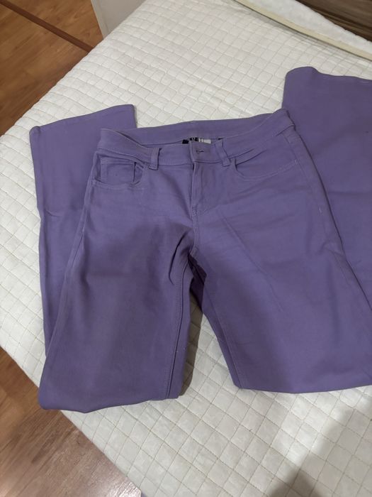 Лот в лилаво и бяло