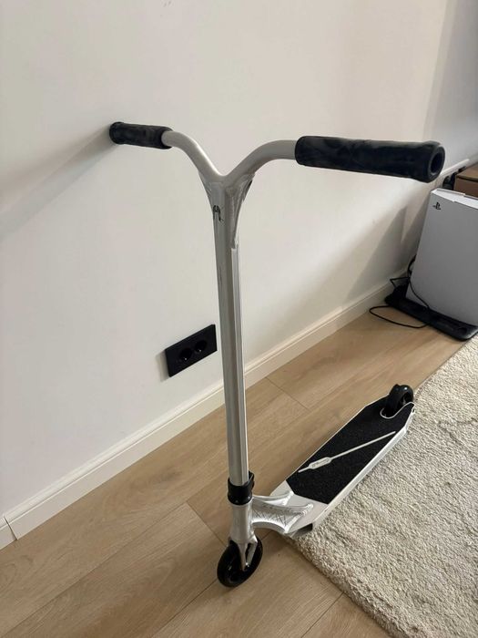 Trotineta freestyle Ethic DTC Erawan V2 Brushed - noua