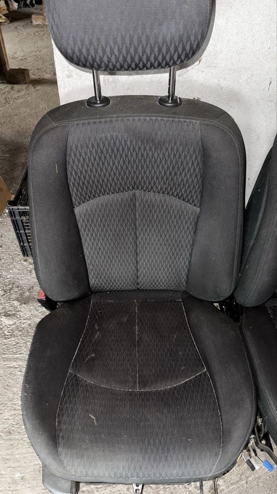 Салон за Mercedes W211