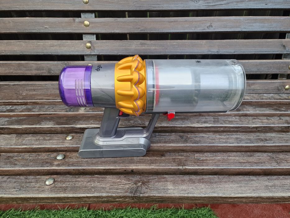 Aspirator vertical Dyson v11 si v15
