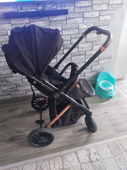 Продам коляску фирмы Teknum