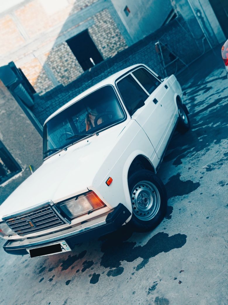 Vaz 2107 yaxshi holatda