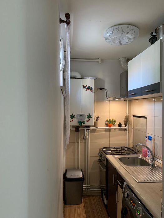 Vand apartament complet mobilat bun si pentru spatiu comercial