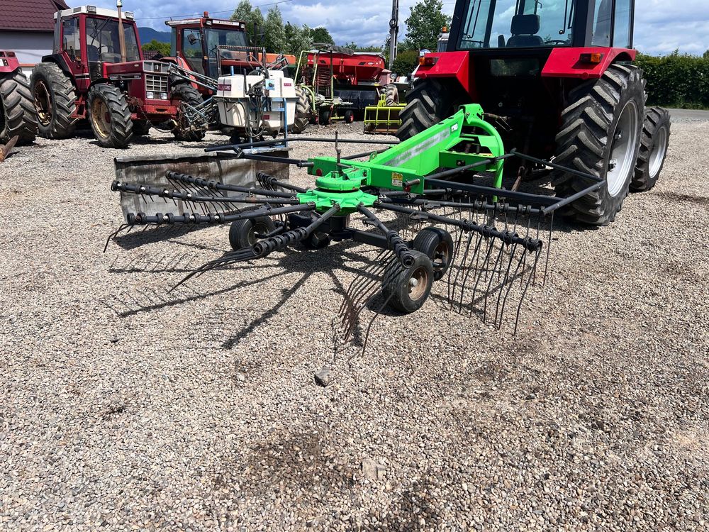 Grebla de adunat fîn deutz fahr swatMaster 3921
