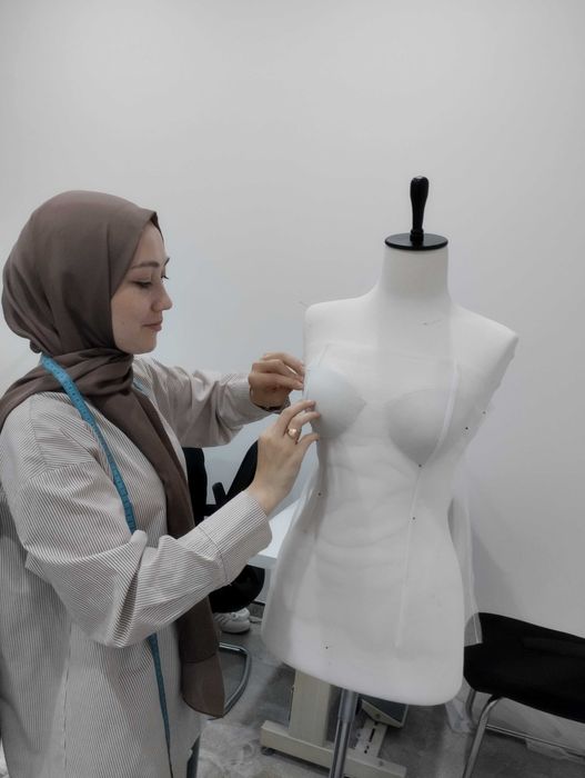 Обучаю пошиву и созданию дизайна свадебных вечерних платьев.