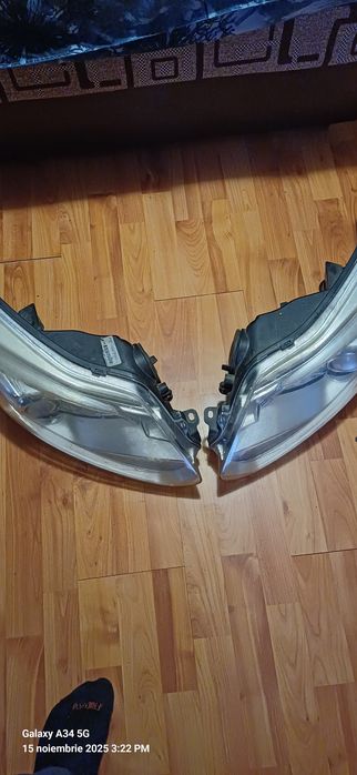 Faruri ford focus mk 3 xenon cu lumina de zi led