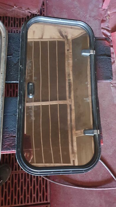 Trapa cu actionare manuala