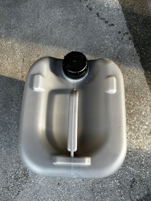 Bidoane 25l la 10 de lei bucata