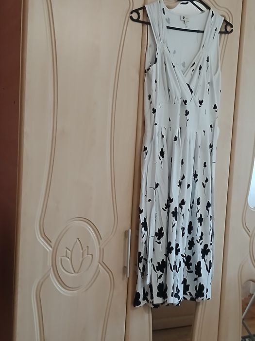Rochiță foarte frumoasă de vară