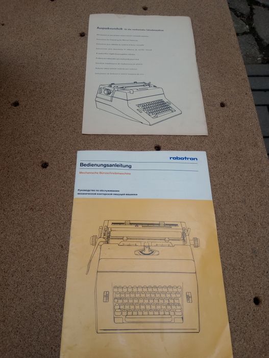 Mașină de scris mecanică  Robotron 24