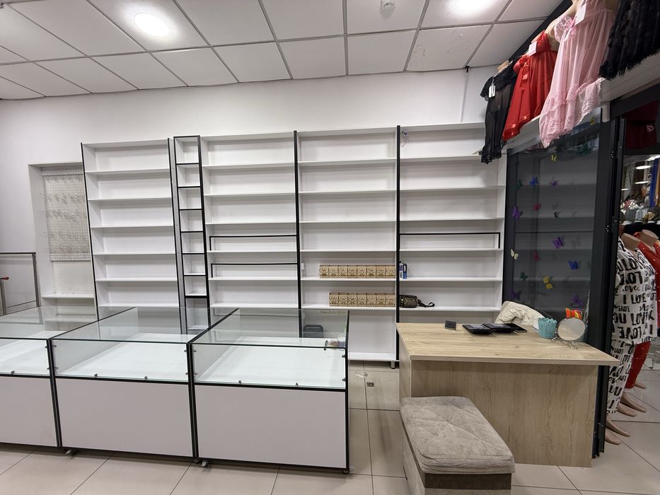 Мебельный шкаф для магазина