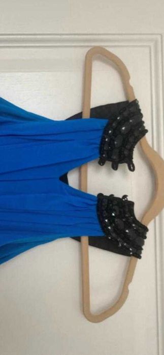 Rochii lungi de ocazie in stare excelenta, detalii in descriere