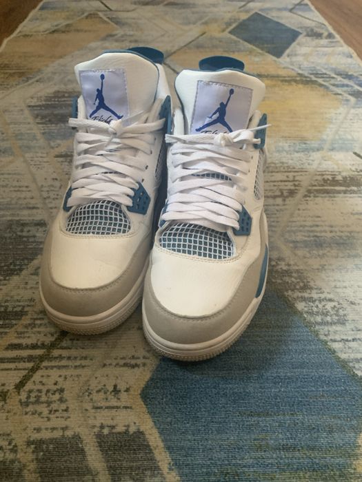 Jordan 4 Blue.