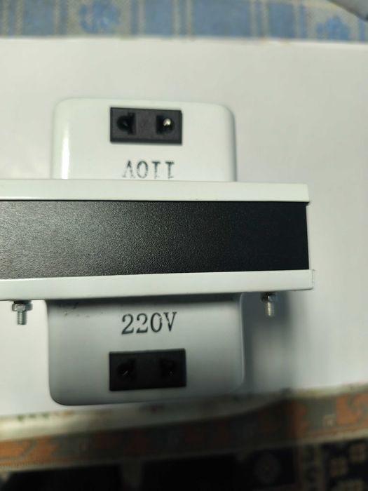 Convertor tensiune 220V - 110V 1000W