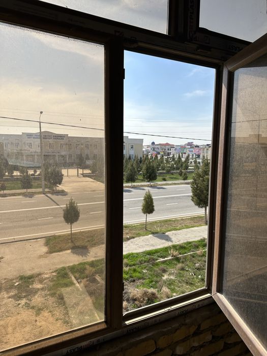 Navoiy sh. Guliston 3 da 2 qavatli hovli sotiladi