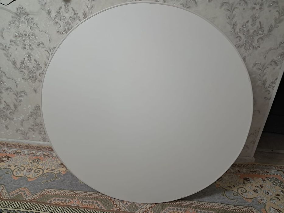 Продам стол в отличном состояние