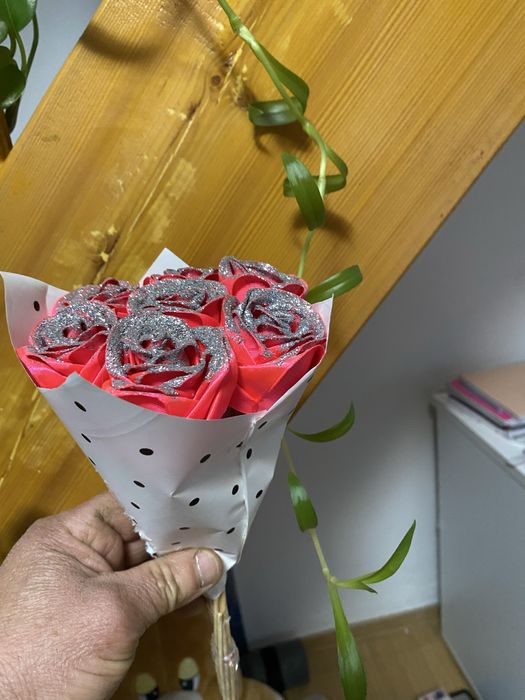 Buchete trandafiri satin handmade