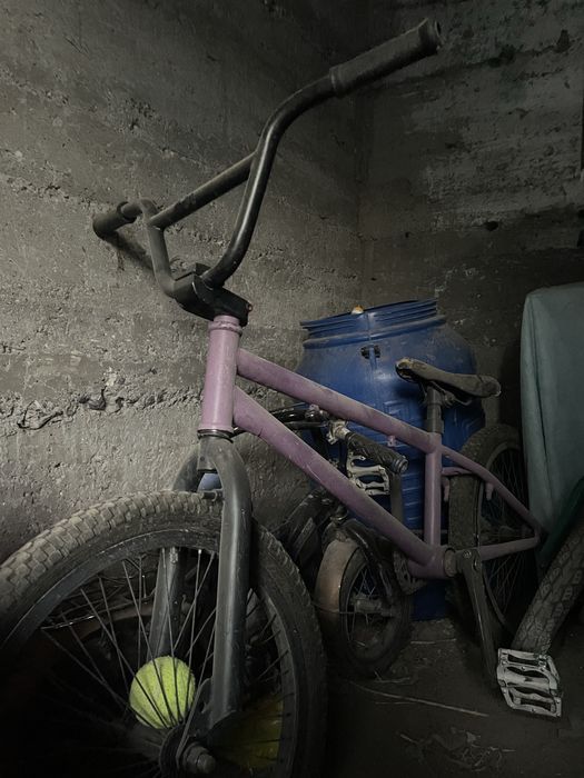 Велик бмх торг уместен на фото он просто в пыли выном харо