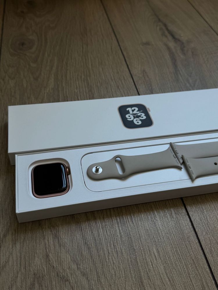 Apple Watch SE 2023