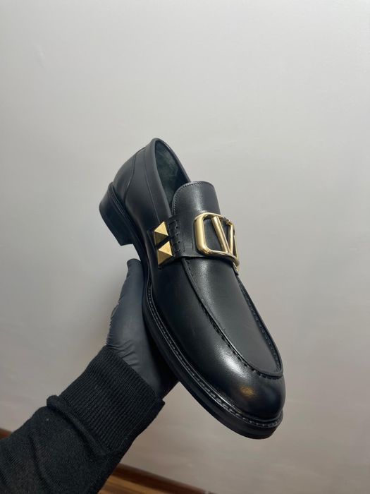 Pantofi Valentino si Dolce Gabbana