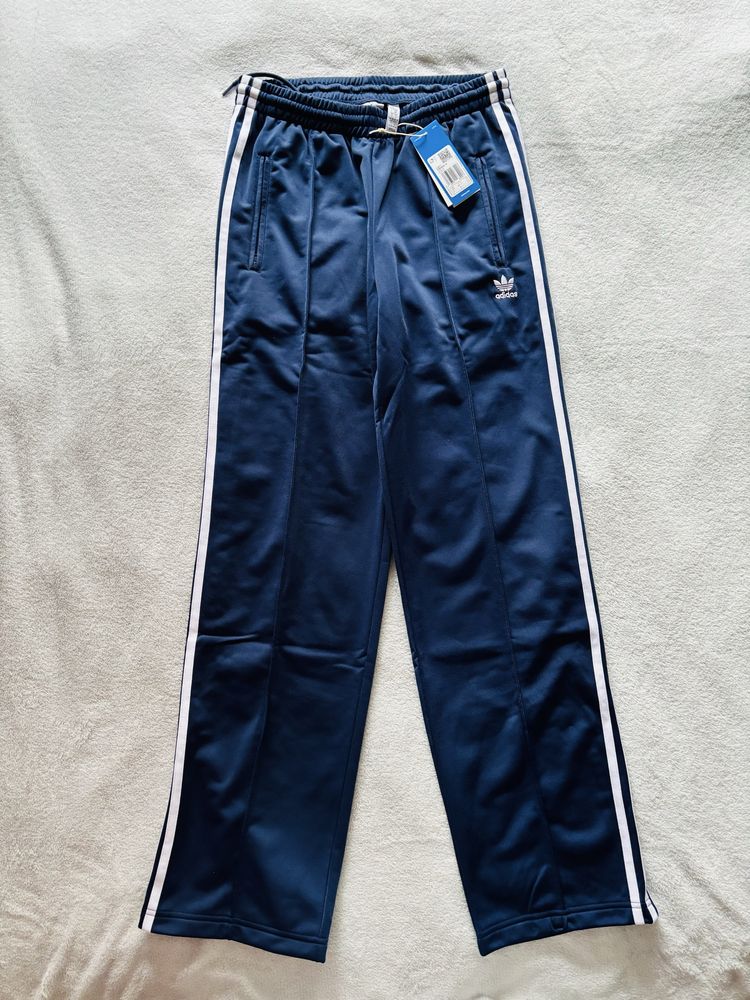 Оригинално долнище Adidas Firebird размер S