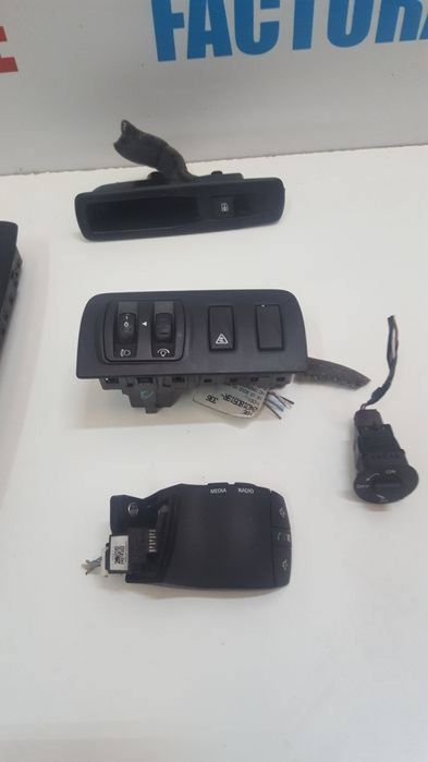 Consola butoane geam comenzi cd-player media lumini Renault Megane 3