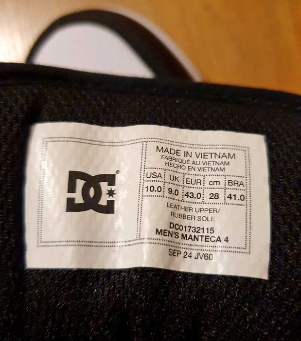 DC Shoes Сникърси чисто нови