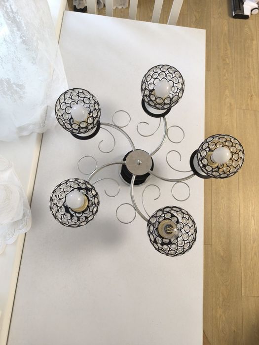 Продам люстру в гостиную