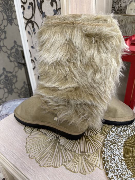 Продаются новые угги