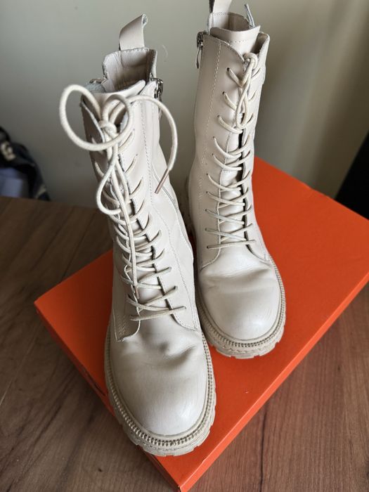 Бели кубинки от естествена кожа , с топла подплата отвътре