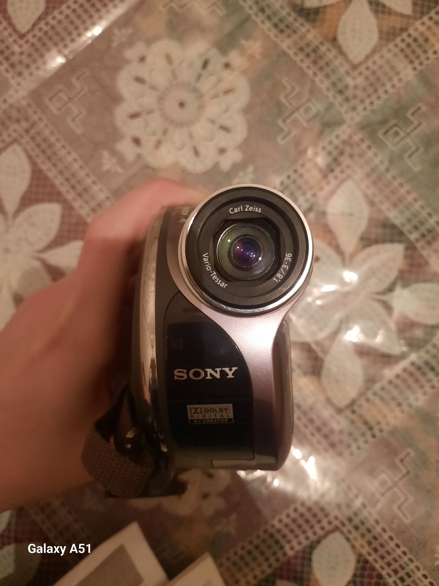 Sony DVD camcorder DCR-DVD305E
