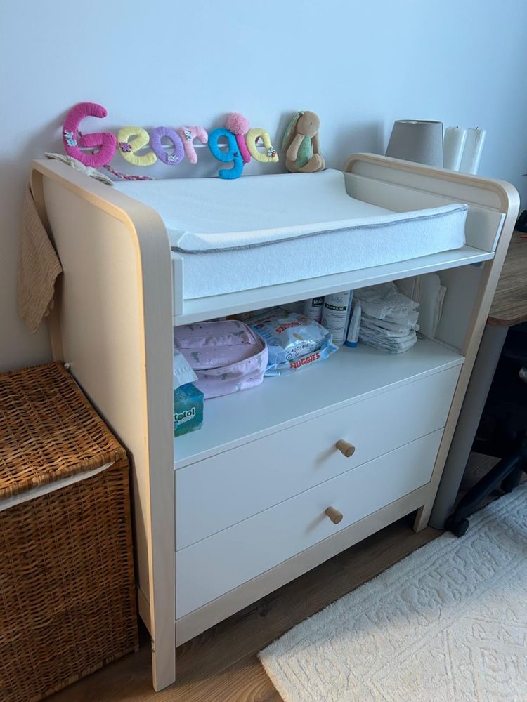 Masă înfăşat/comodă IKEA