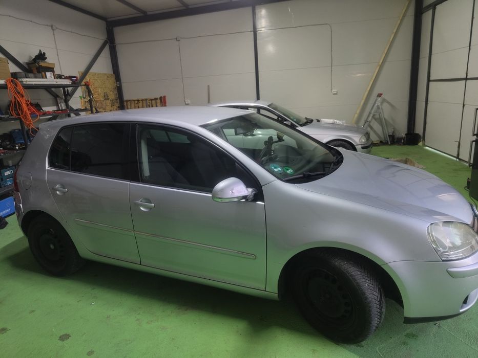 vând golf 5  1.9tdi diesel