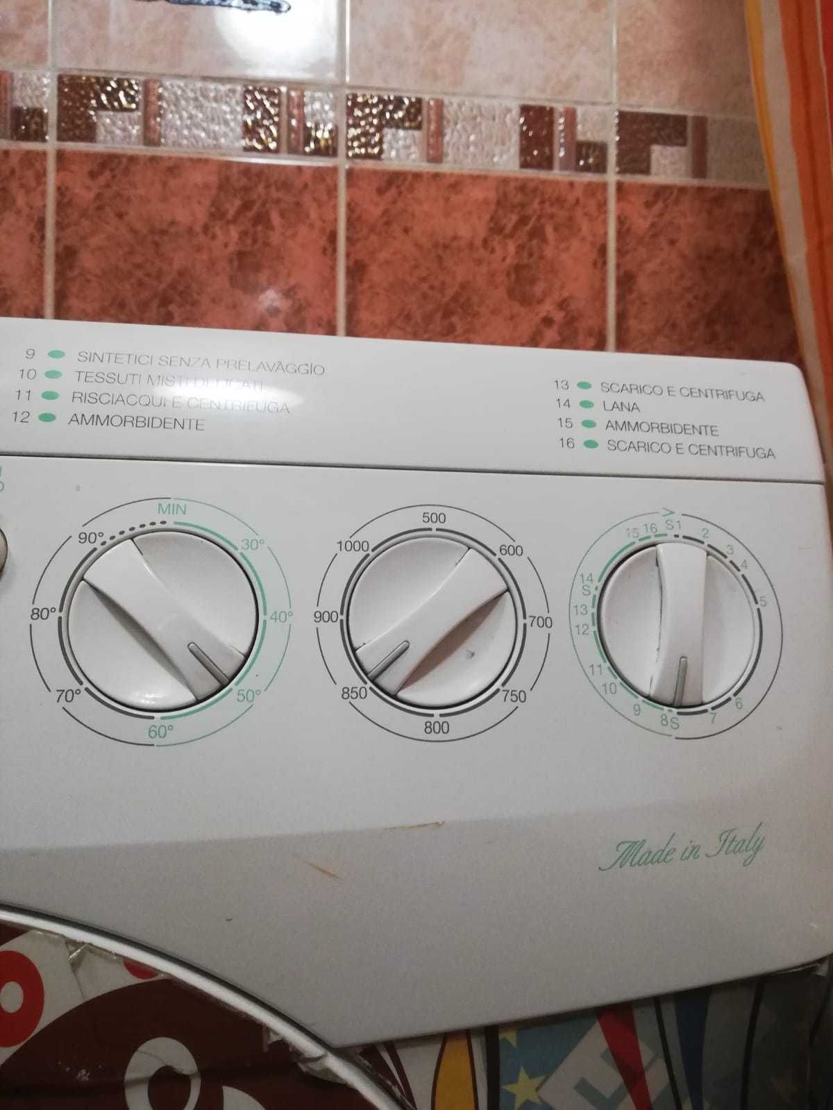 Продам стиральную машину