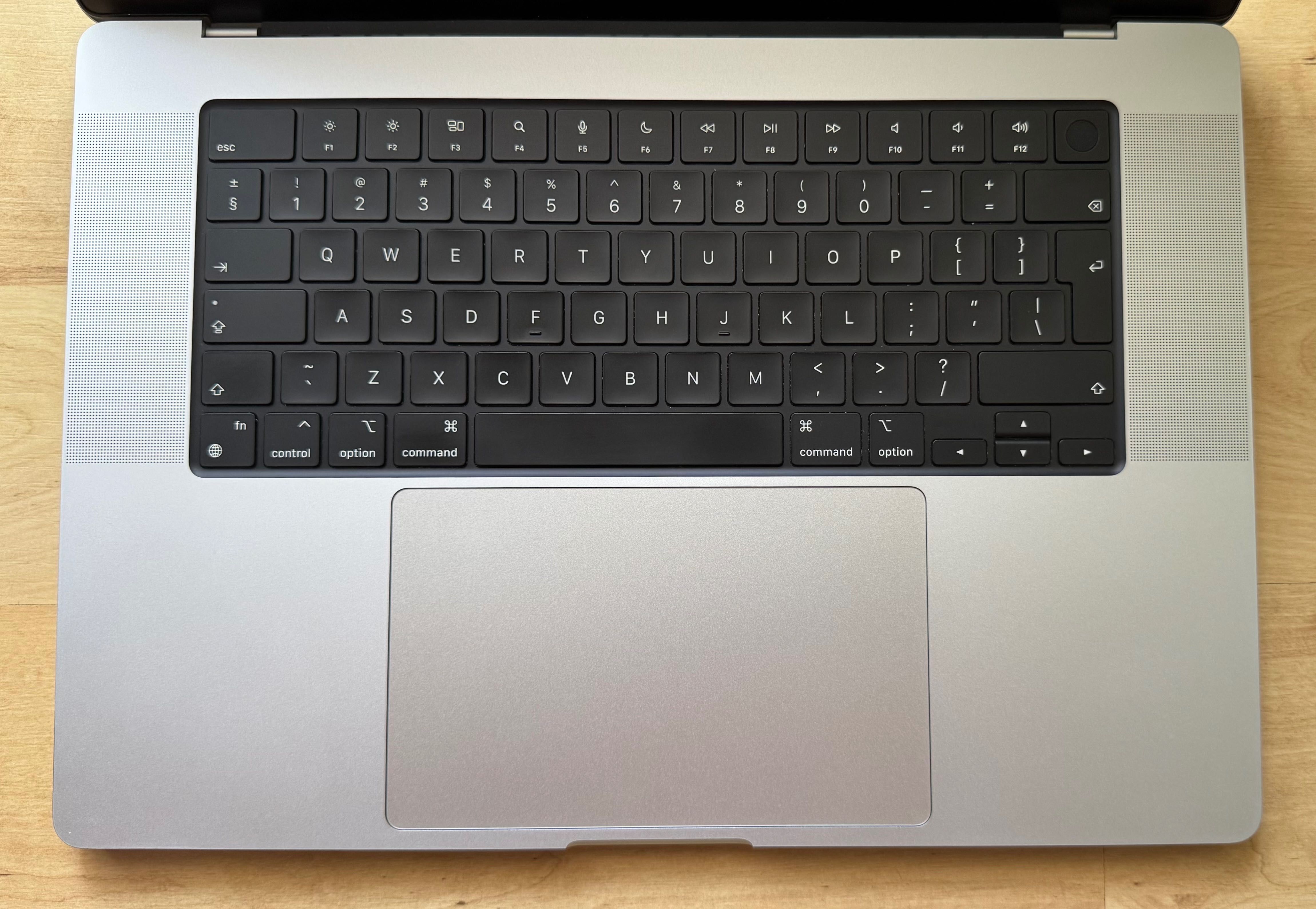 Apple MacBook Pro 16-inch M1 Year-2021 10-Core RAM-16GB SSD-512GB