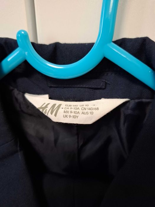 Детски костюм H&M р-р140, ско и панталон р-р 134
