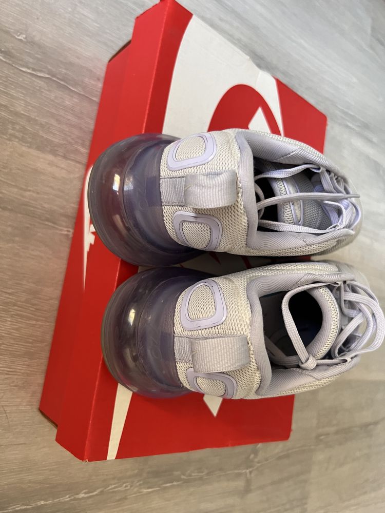 Adidasi Nike AirMax 720